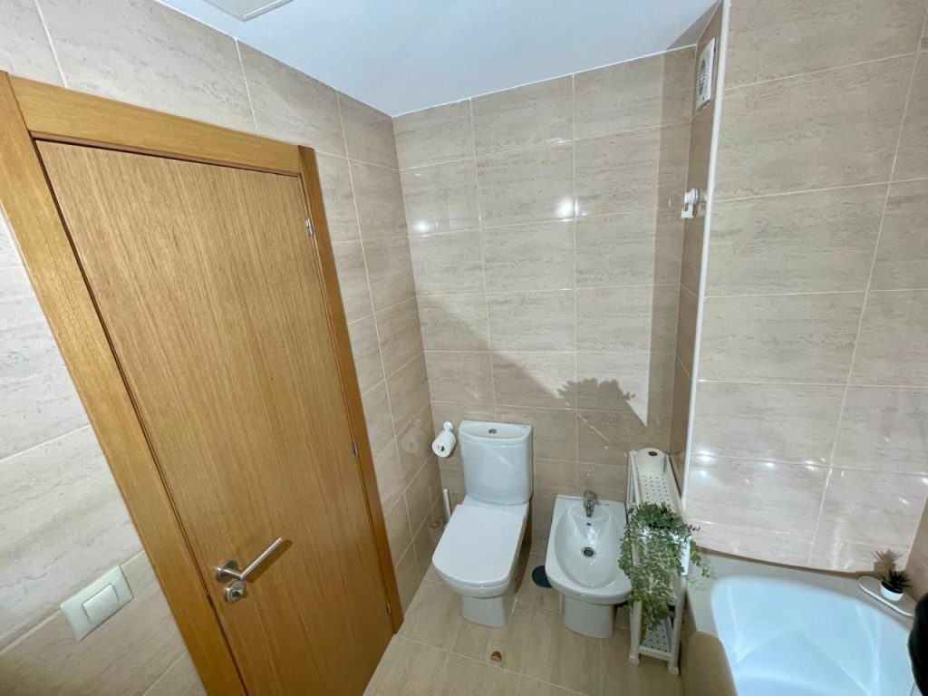 Housefulness presenta este piso en Catabois, perfecto para quienes buscan calidad de vida y comodidad.