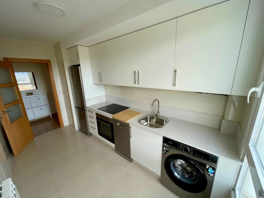 Housefulness presenta este piso en Catabois, perfecto para quienes buscan calidad de vida y comodidad.