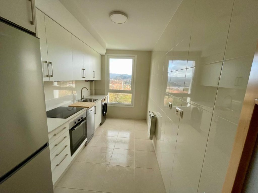 Housefulness presenta este piso en Catabois, perfecto para quienes buscan calidad de vida y comodidad.