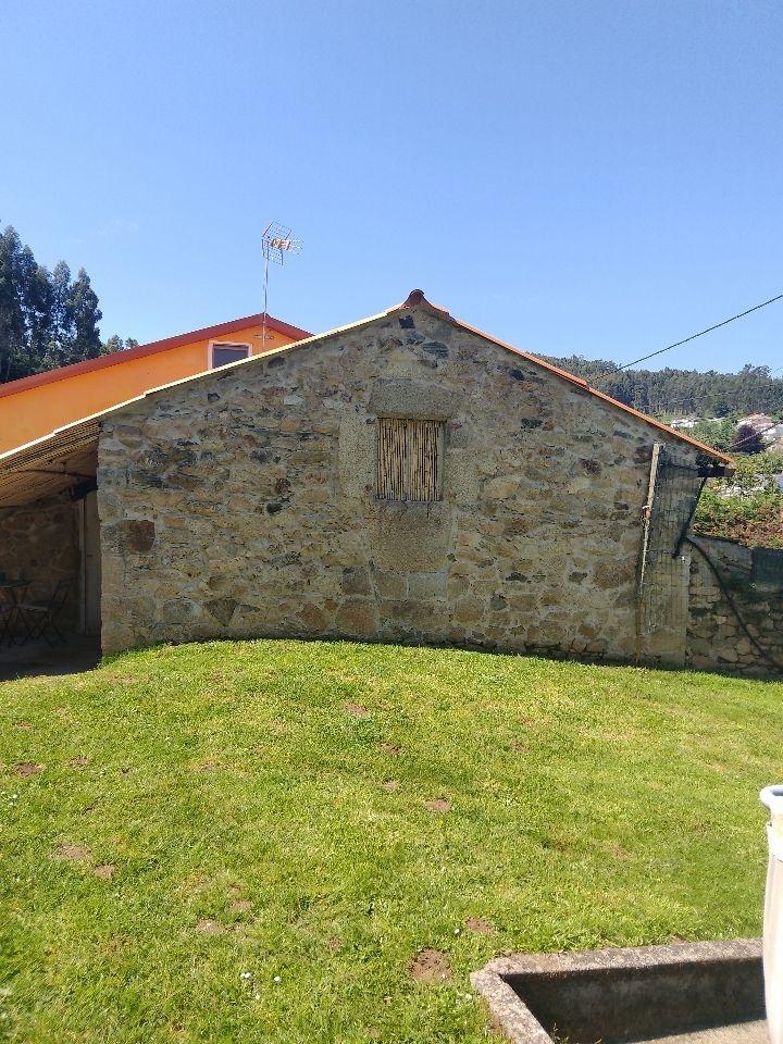 Preciosa casa en Ferrol con garaje y casa de invitados en venta con Housefulness