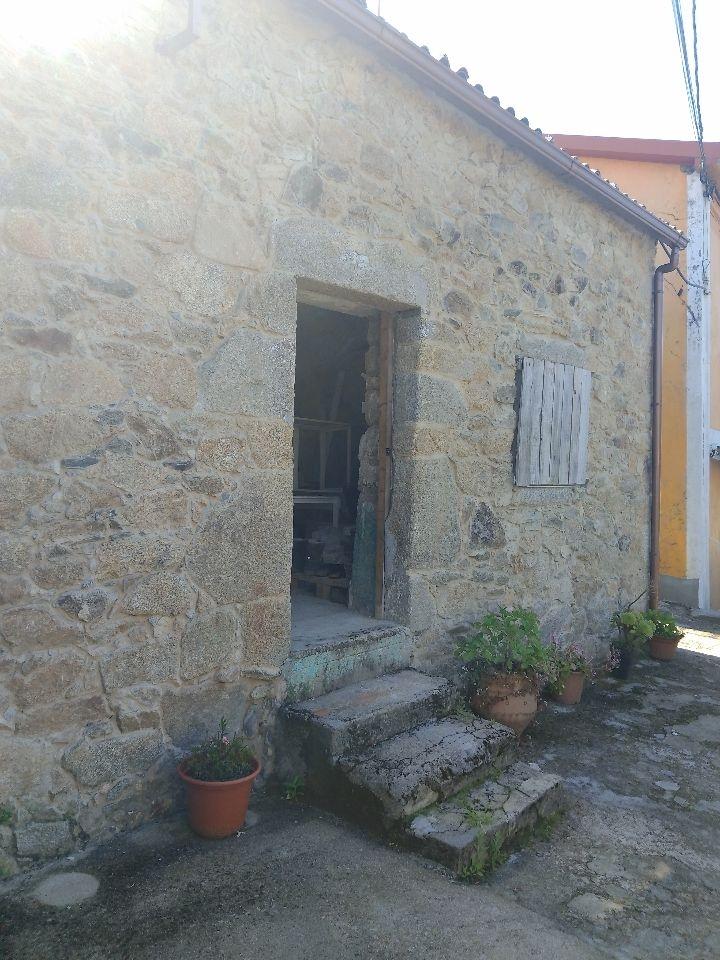 Preciosa casa en Ferrol con garaje y casa de invitados en venta con Housefulness