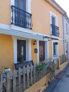 Preciosa casa en Ferrol con garaje y casa de invitados en venta con Housefulness