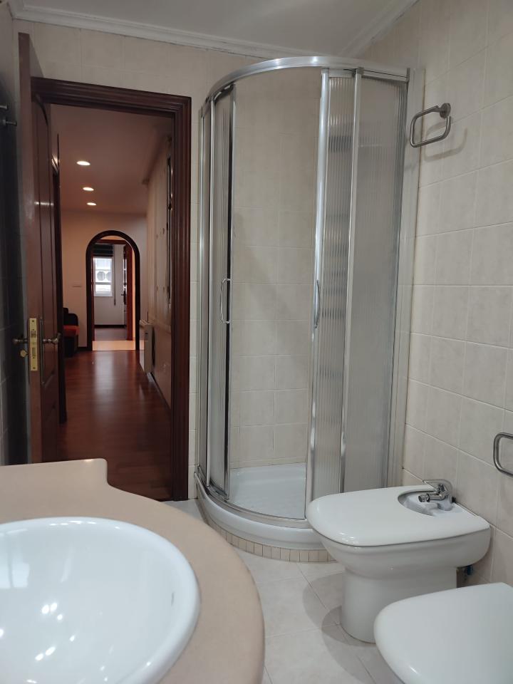 Piso reformado en el centro de Ferrol, luminoso y listo para entrar a vivir con Housefulness